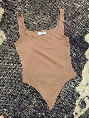 Babaton Camel Scoop Neck Bodysuit